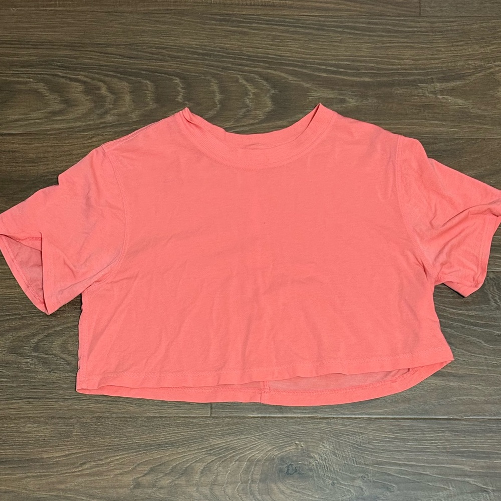 Lululemon Lightweight Coral Cropped T-Shirt